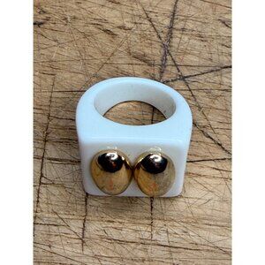 Smith & Co. Jewel Design White Ceramic Ring With Gold-Tone Accents Size 6 with b